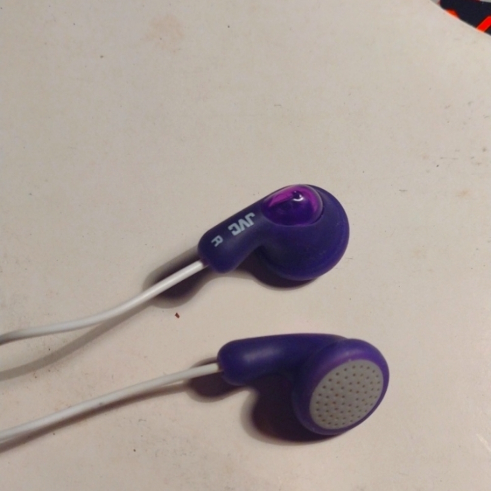 Purple Wired Earbuds JVC NWOT